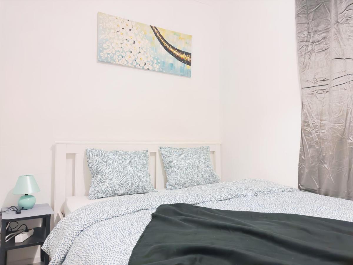 Charming Three Bedrooms Near Station Apartament Wiedeń