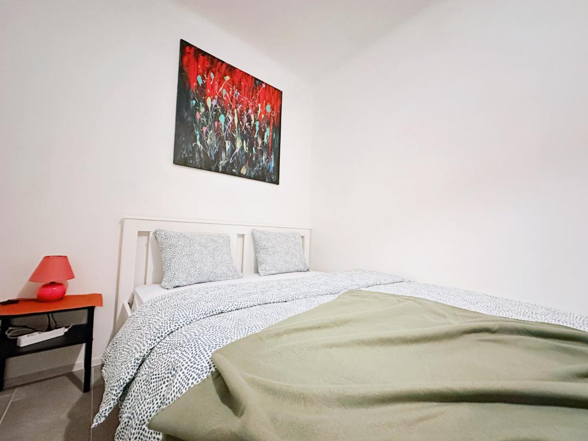 Apartament Charming Three Bedrooms Near Station *