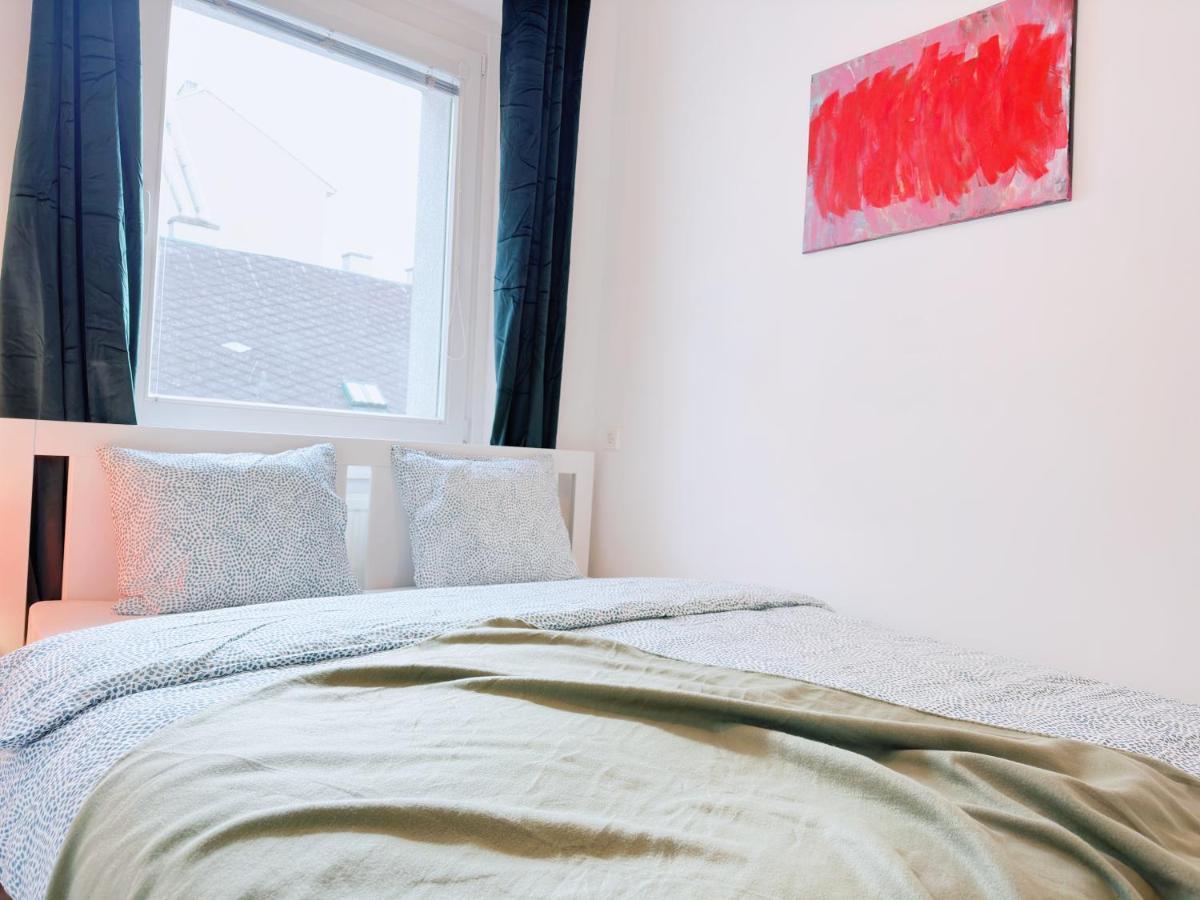 Charming Three Bedrooms Near Station Apartament Wiedeń