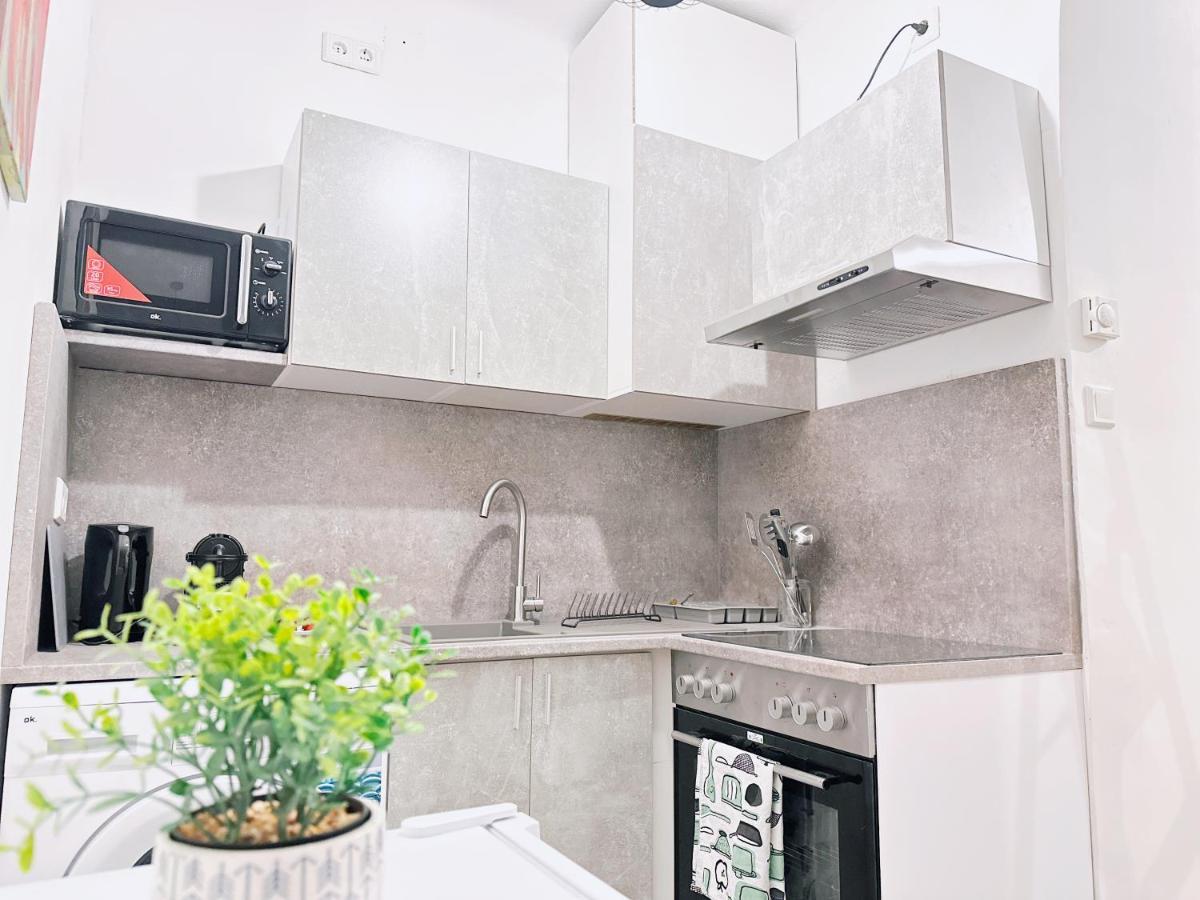 Apartament Charming Three Bedrooms Near Station *